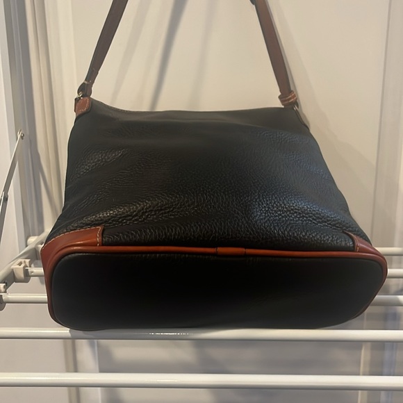 Beautiful classic Dooney & Bourke purse - Picture 3 of 5